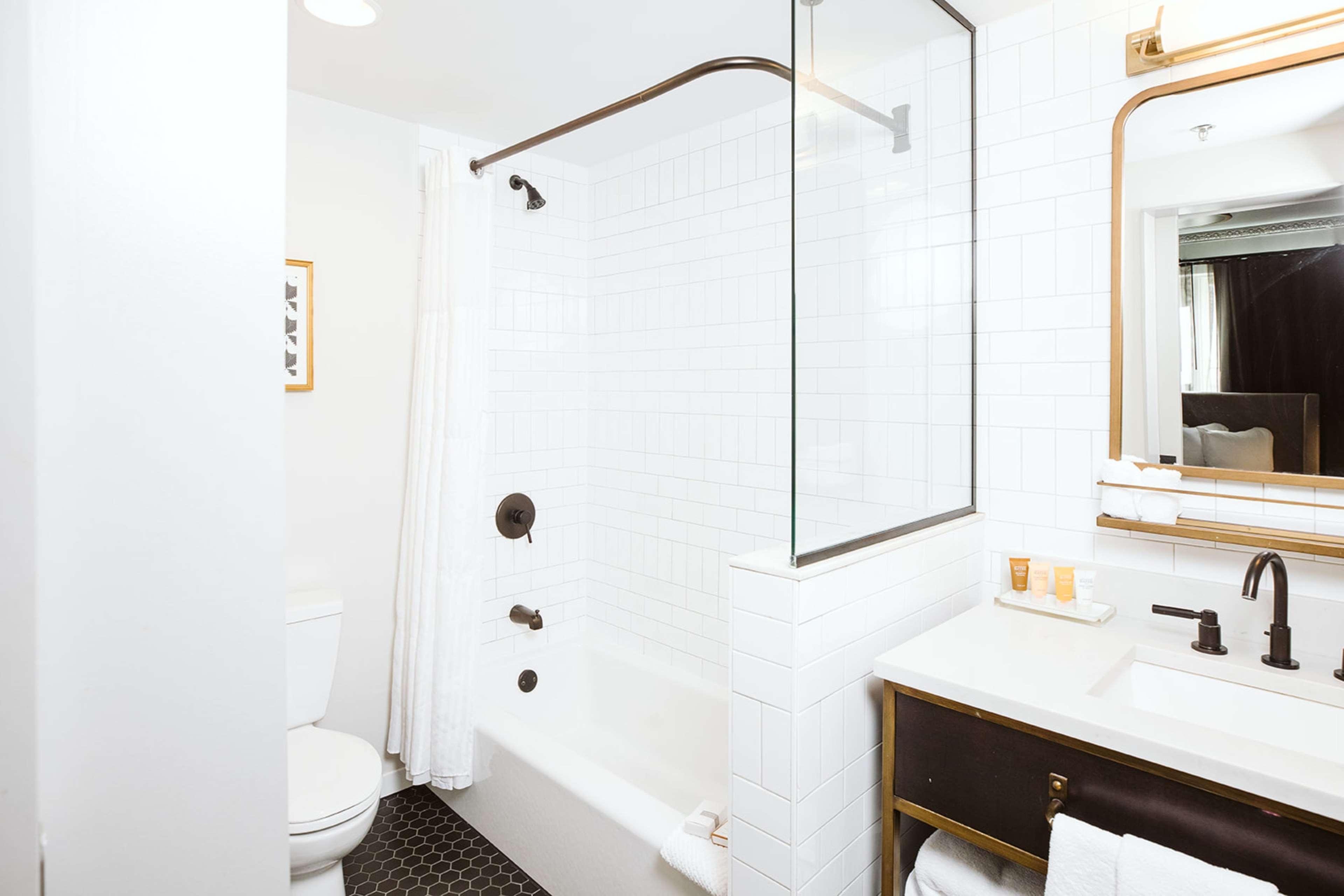 Hotel Phillips Kansas City, Curio Collection By Hilton Exterior foto